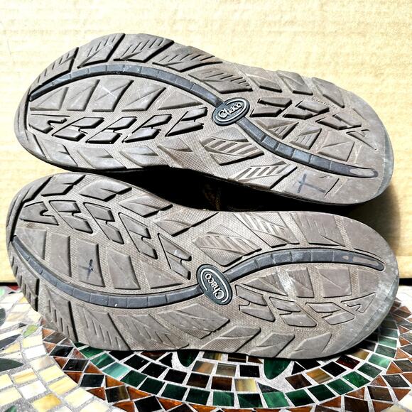 Athletic_Shoes